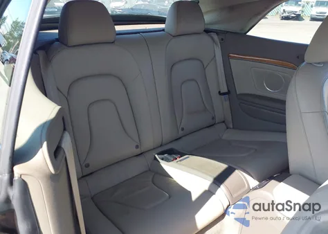 2010 Audi A5 2.0T Premium z USA, uszkodzony, nr VIN WAUVFAFH0AN022427